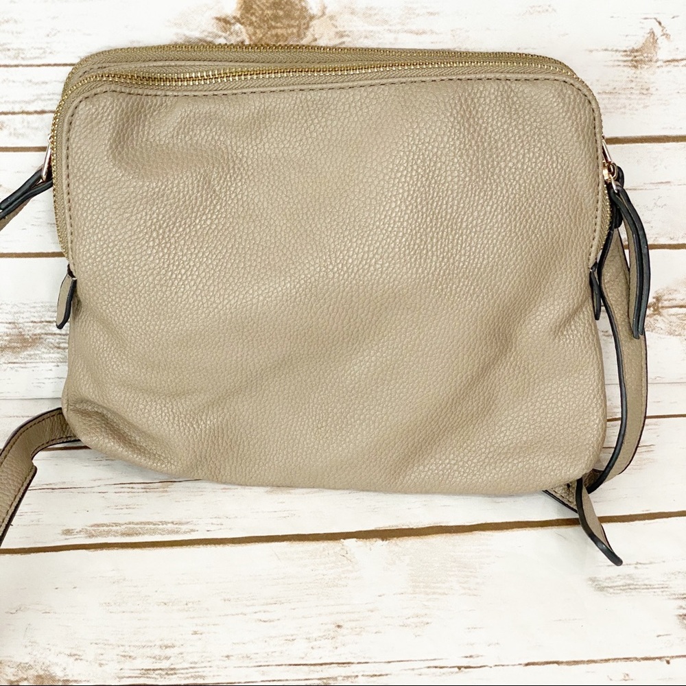 SevenDays Lifestyle & Dreams Vegan Tan Crossbody - Picture 2 of 6